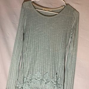 Simple lace long- sleeve sweater